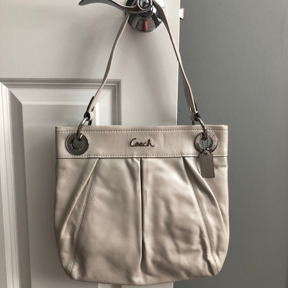 Coach shoulder bag - Picture 1 of 5